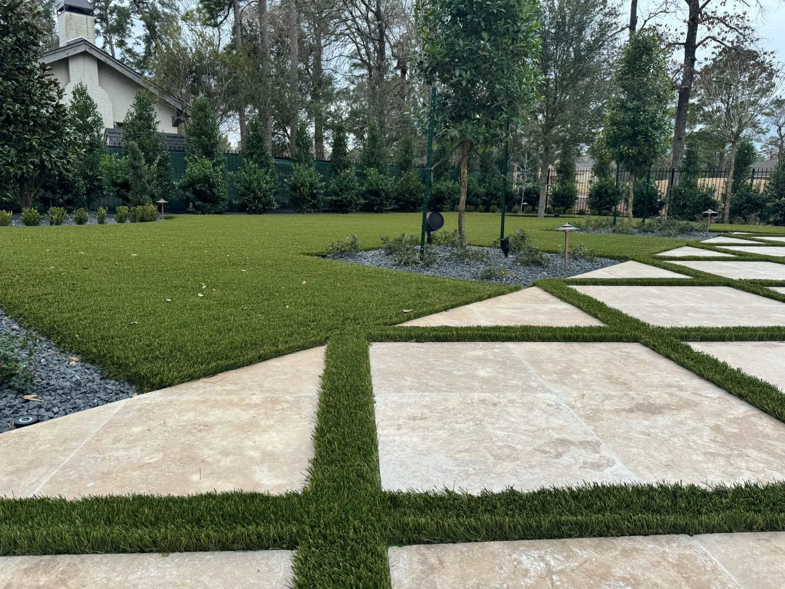 Mississippi Artificial Turf with Pavers SYNLawn
